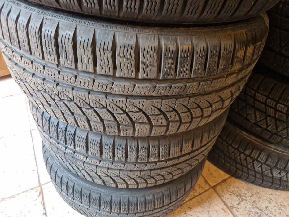 Anvelope Iarnă Nokian 215 50 17