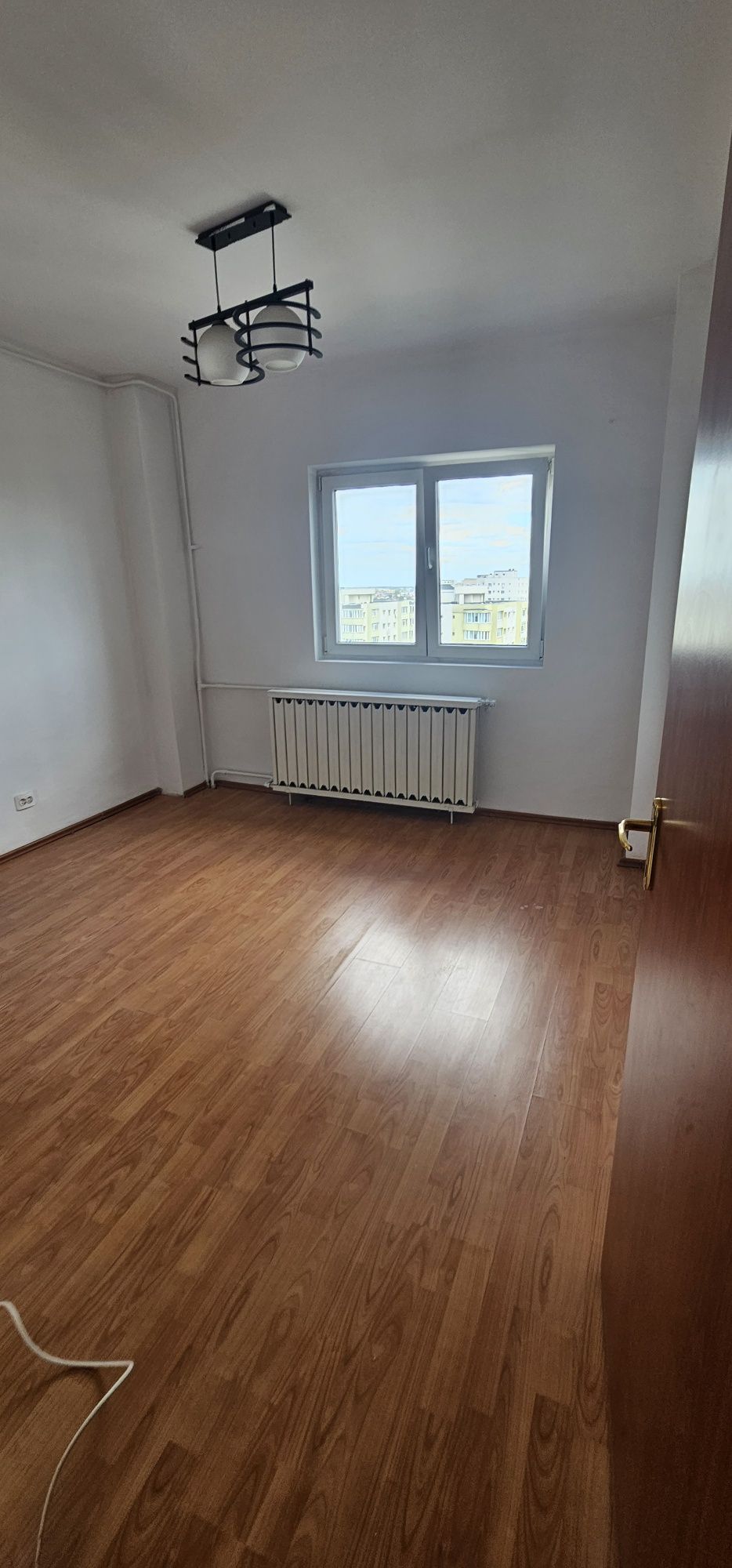 Apartament 2 camere Semidecomandat