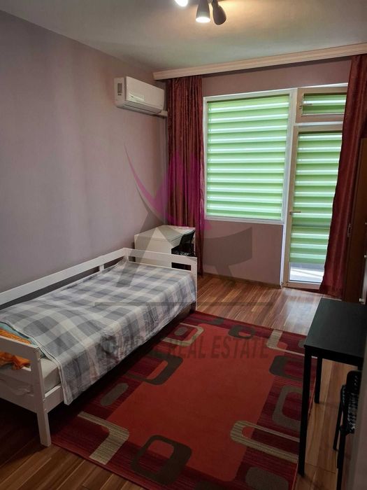 Дава се под наем Тристаен апартамент в Варна, ЖП Гара - 76 кв.м за 550 € - Снимка #2