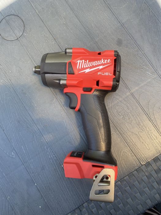 Milwaukee impact model 881 nm , produs nou