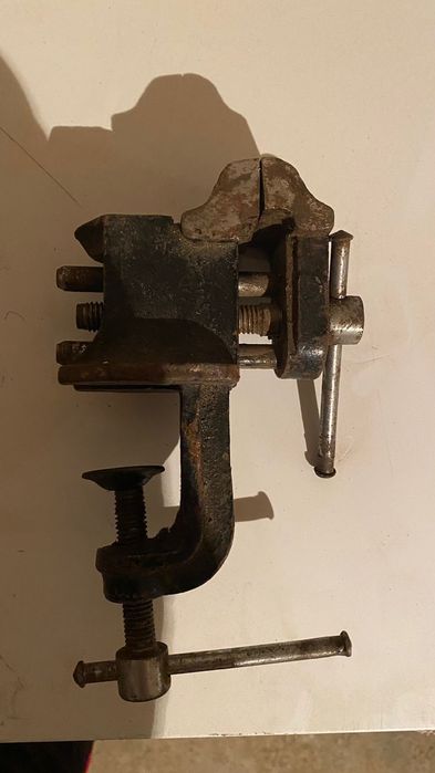 Тиски настольные маленькии