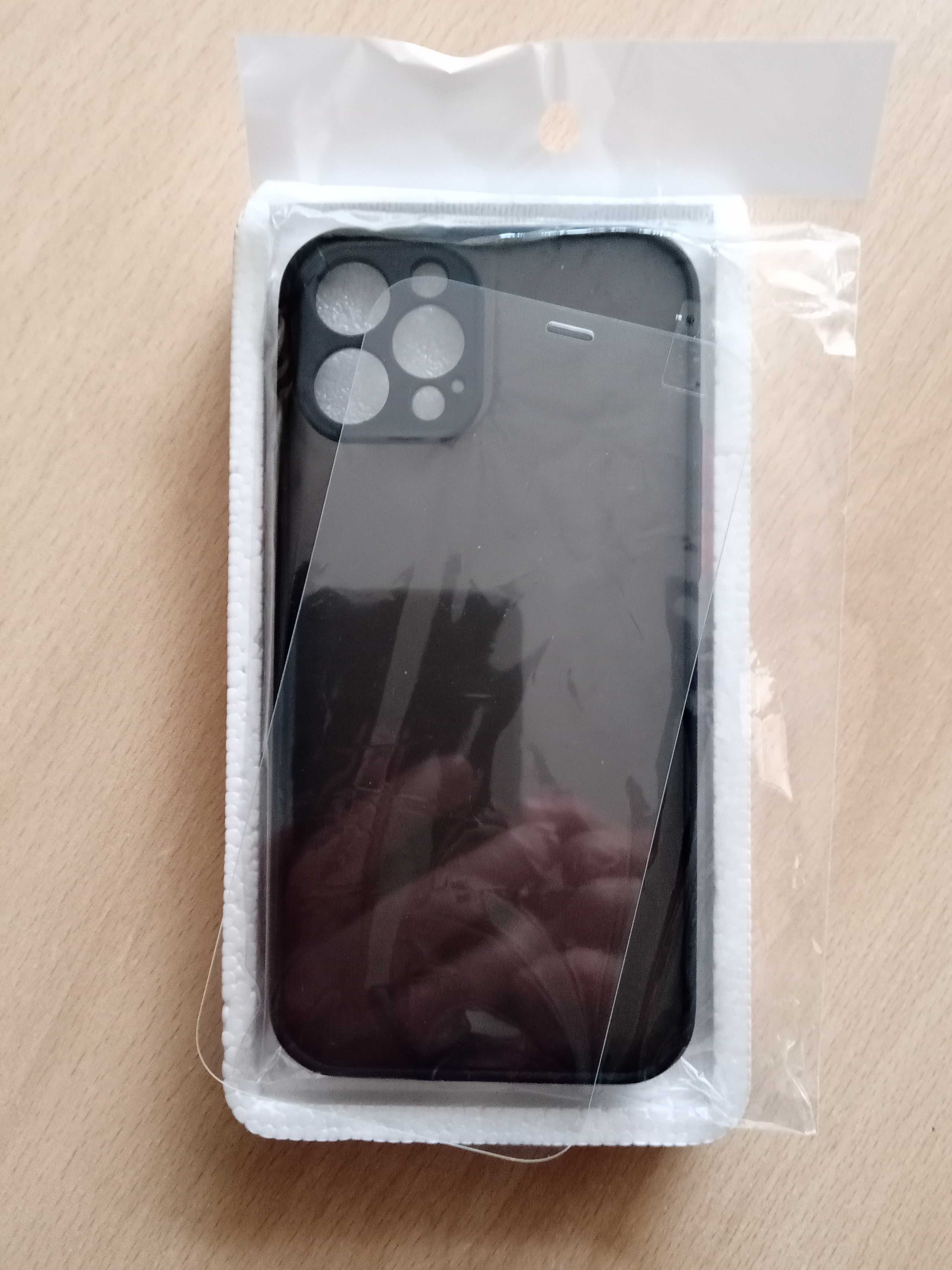 Продавам силиконов гръб и стъклен протектор за iPhone 12Pro