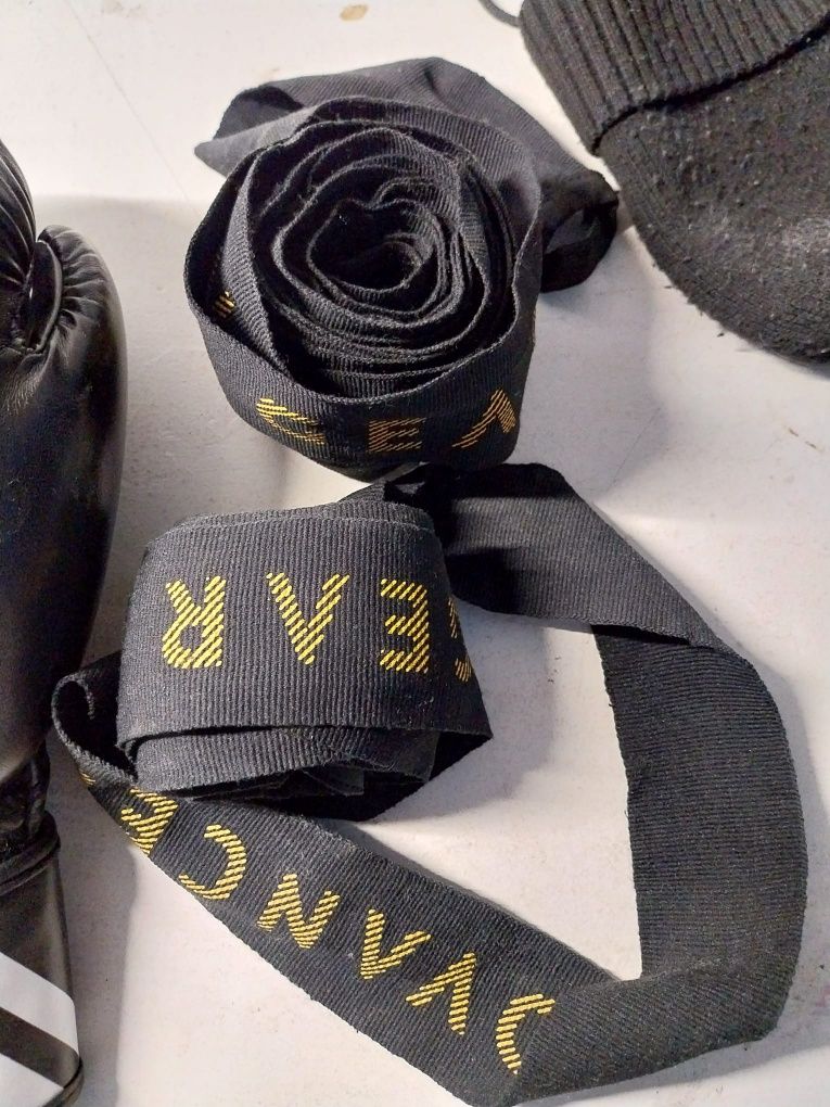 Mănuși box 10oz adidas și bandaje încheieturi Decathlon 4m