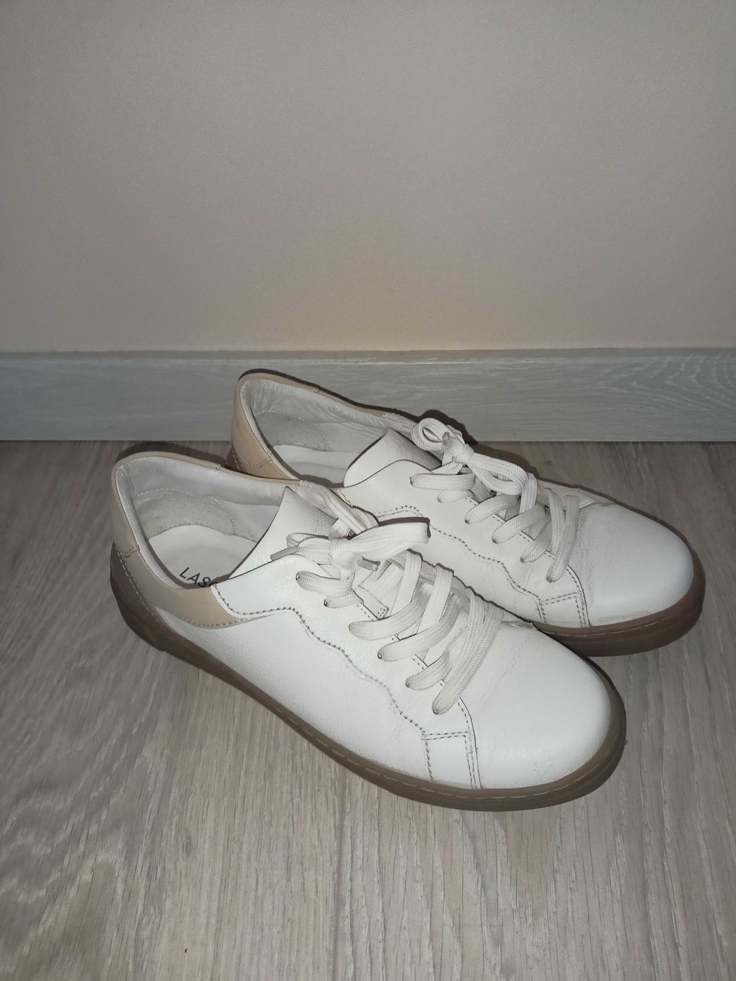Дамски ежедневни обувки Lasocki