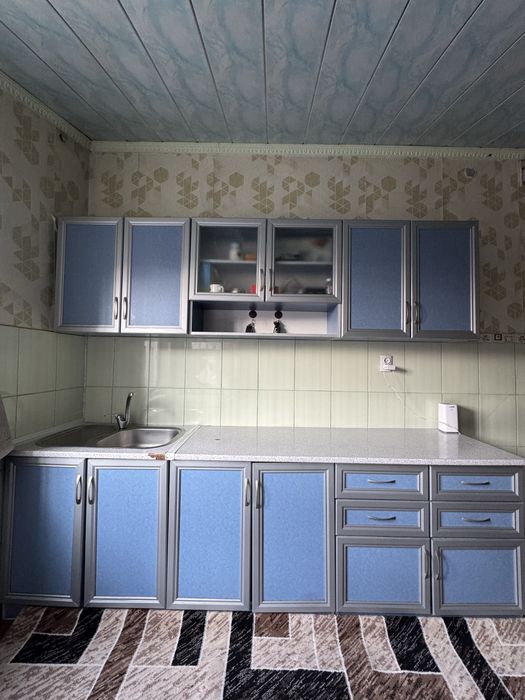 Кухонный гарнитур в хорошем состоянии