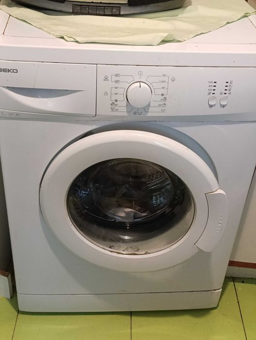 Продавам пералня Beko