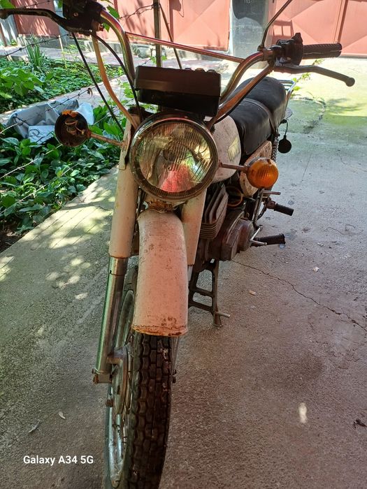 Motocicleta Minsk 125