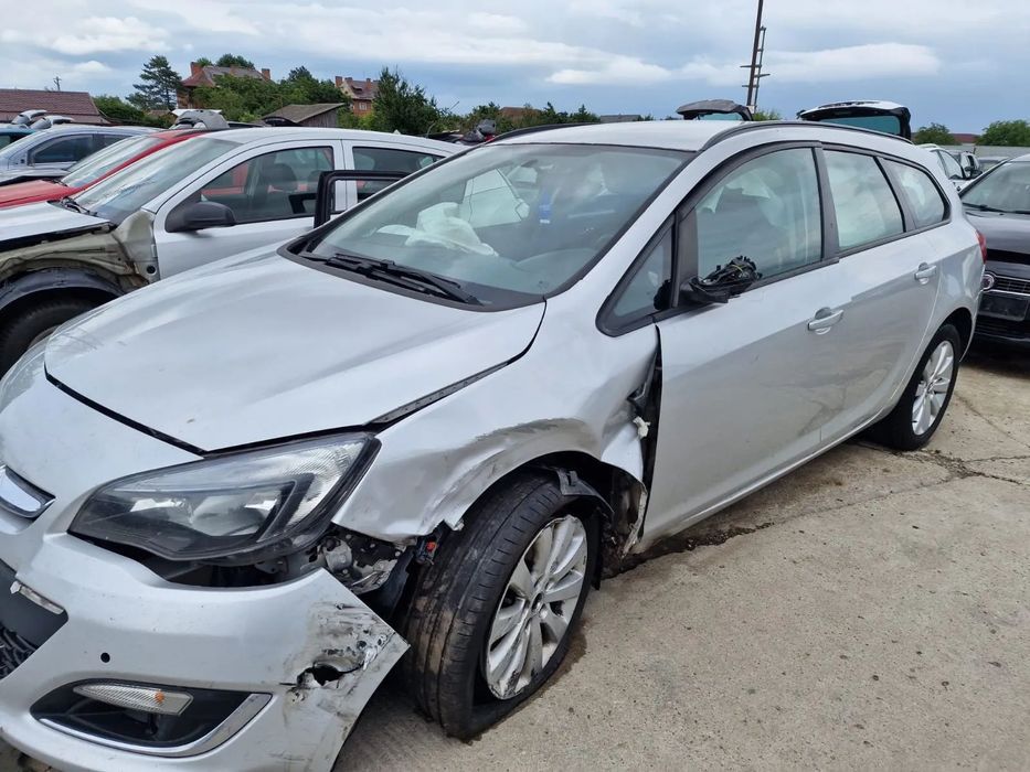 Dezmembram Opel Astra J, an 2011, 1.7 CDTI, cod A17DTS