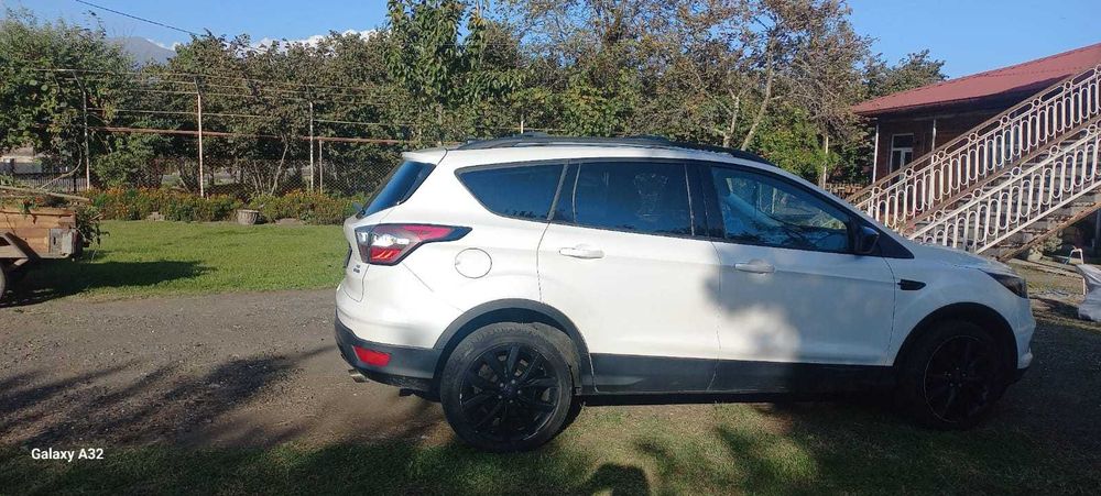 Продам кроссовер FORD ESCAPE