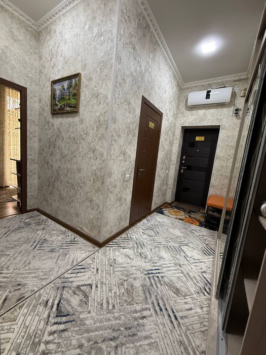 Квартира  2 хона 2 этаж чирчик бозор макро ёнида