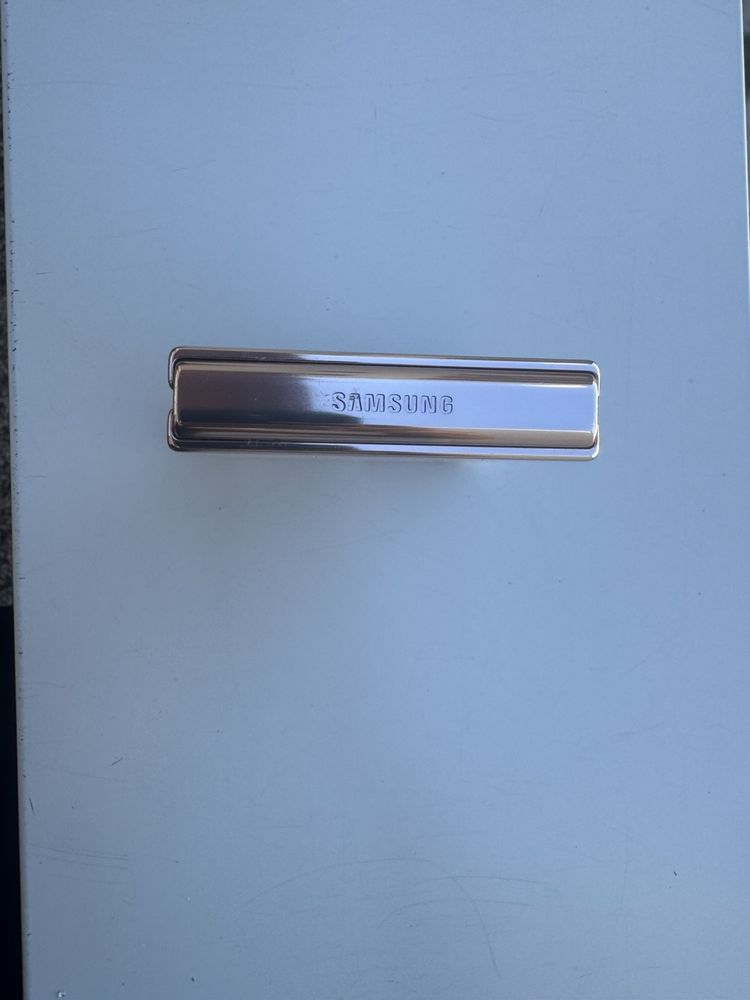 Samsung Galaxy Z Flip 4