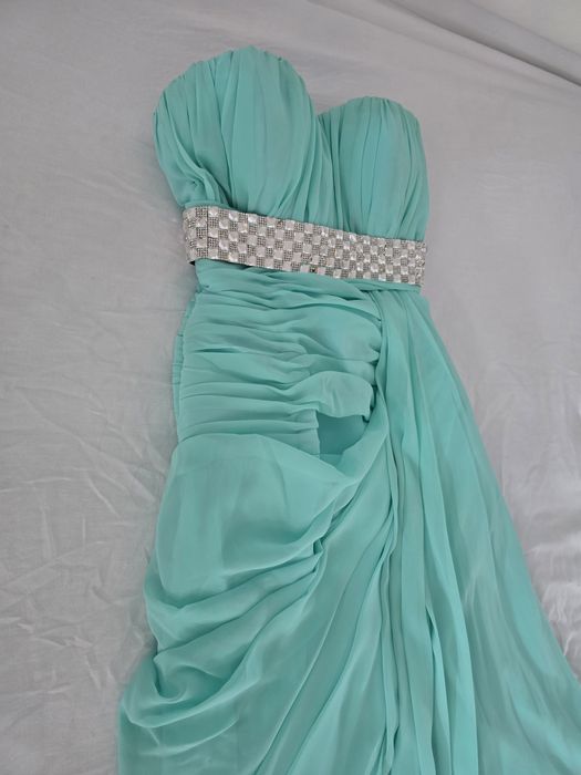 Официална или бална рокля