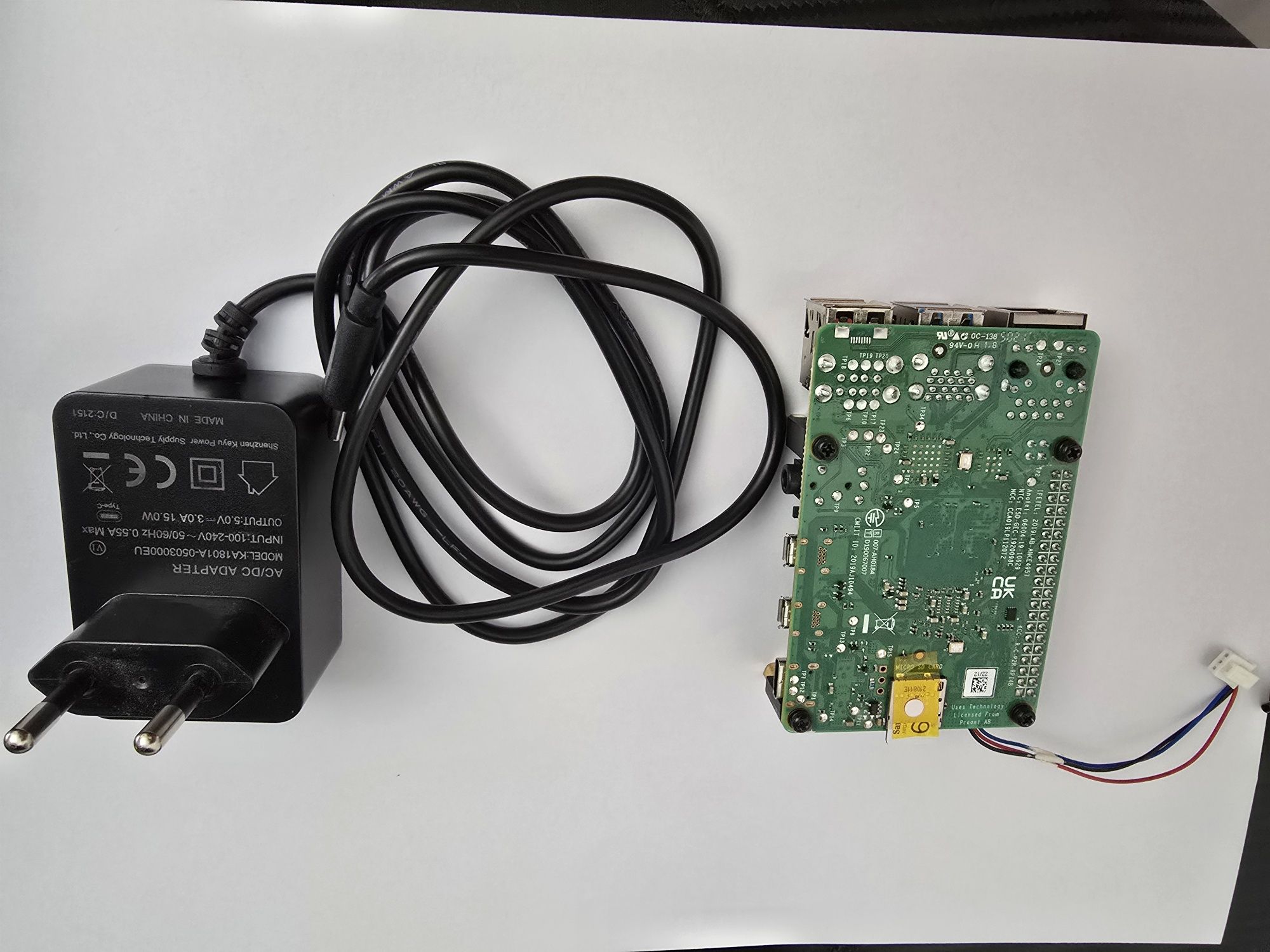 Raspberry Pi 4 B - alimentator, card sd, heatsink - 2gb ram