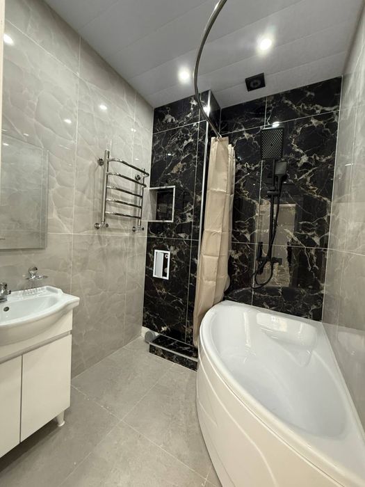 Продается 3 ком. Квартира площадью 85 кв.м. В Микрорайоне ор. Дамир