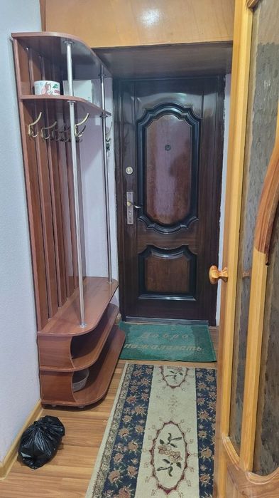 2 xonali kvartira sotiladi