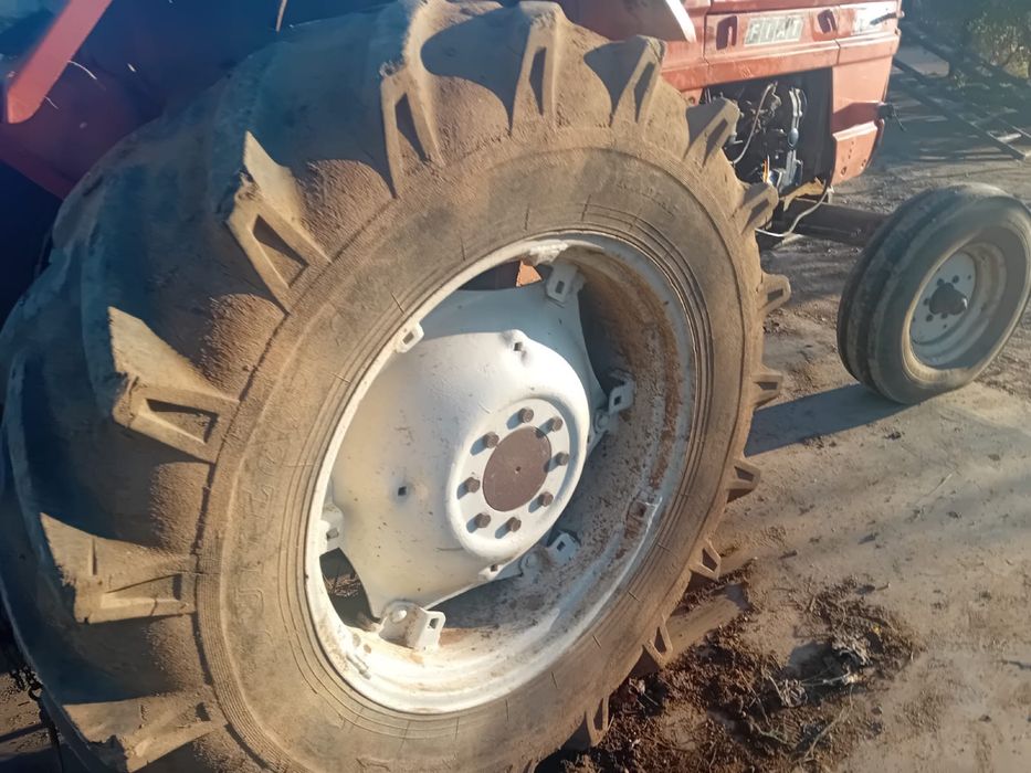 Vand tractor fiat 64 de cai