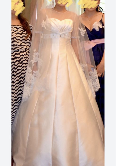 Отдам свадебное платье . Бесплатно.