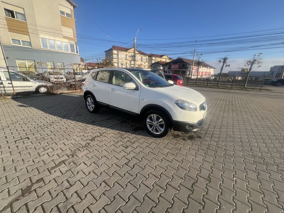 Nissan.   1,6 disel