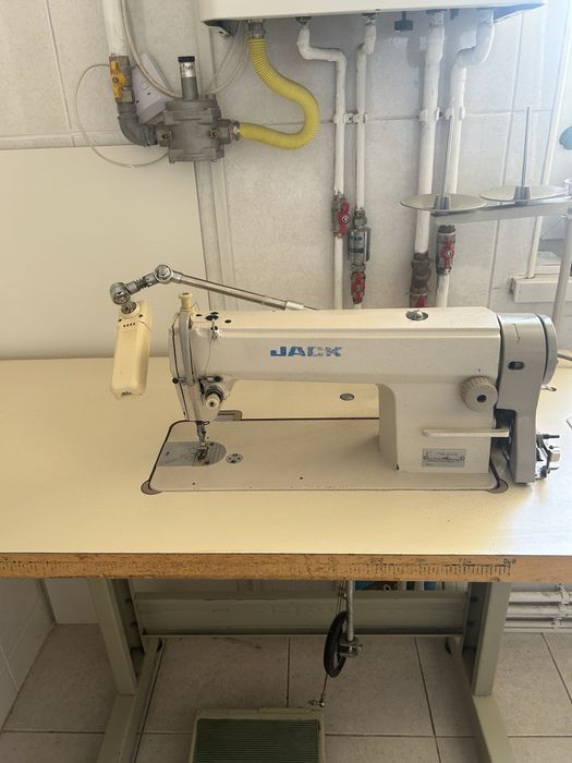Masina de cusut industriala Jack 5550 cu motor silentios