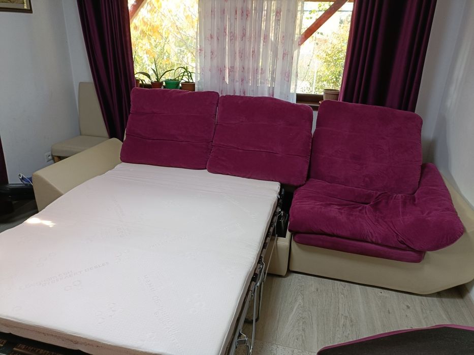 Canapea extensibila tip pat cu saltea