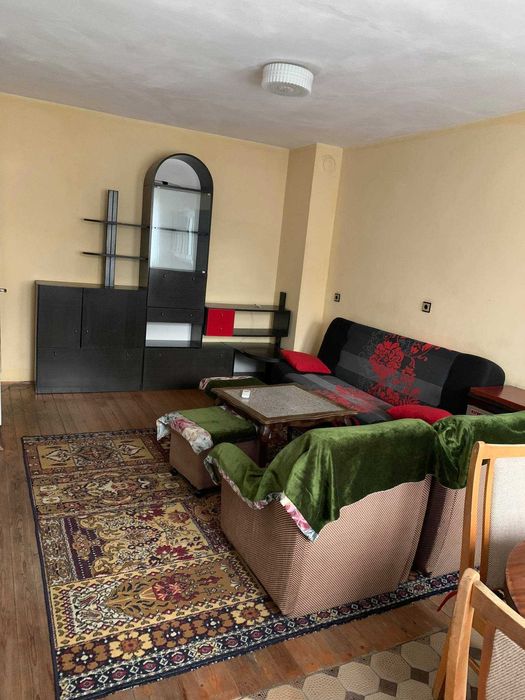 Дава се под наем Тристаен апартамент в Бургас, Възраждане - 67 кв.м за 204 € - Снимка #1