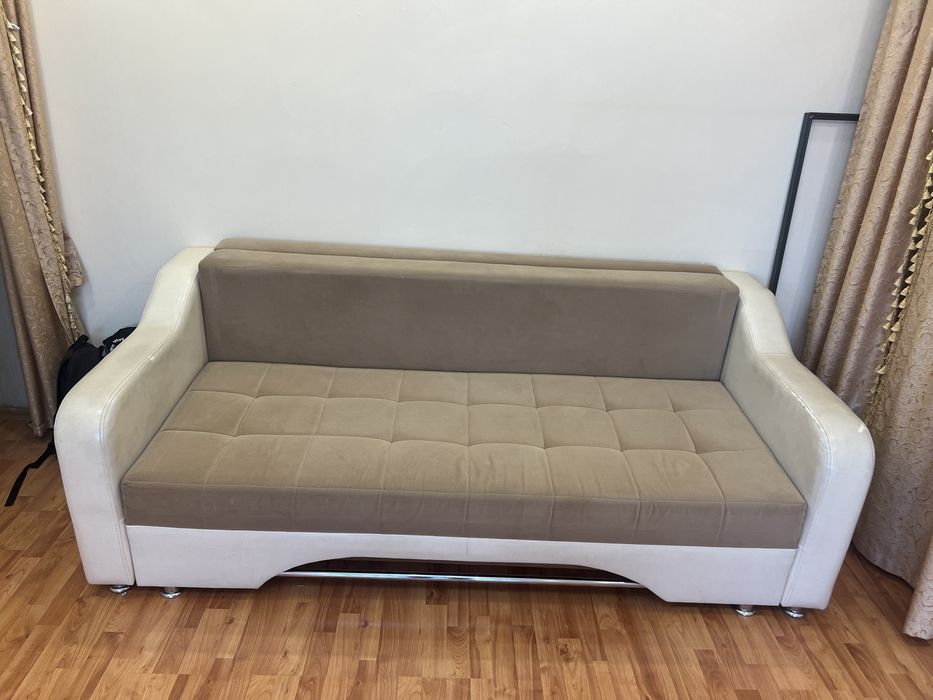 Продаю раскладной диван в хорошем состоянии. Самовывоз с Мустафина 13