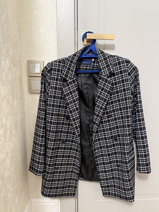 Продам платье юбку пиджак