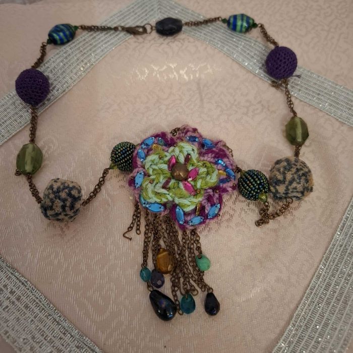 Дамско     Колие