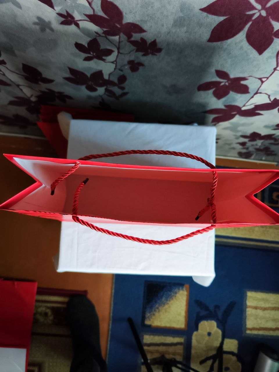 подарочный пакет красный