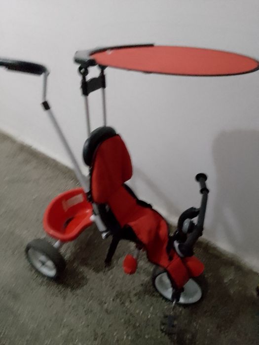 Tricicleta rosie