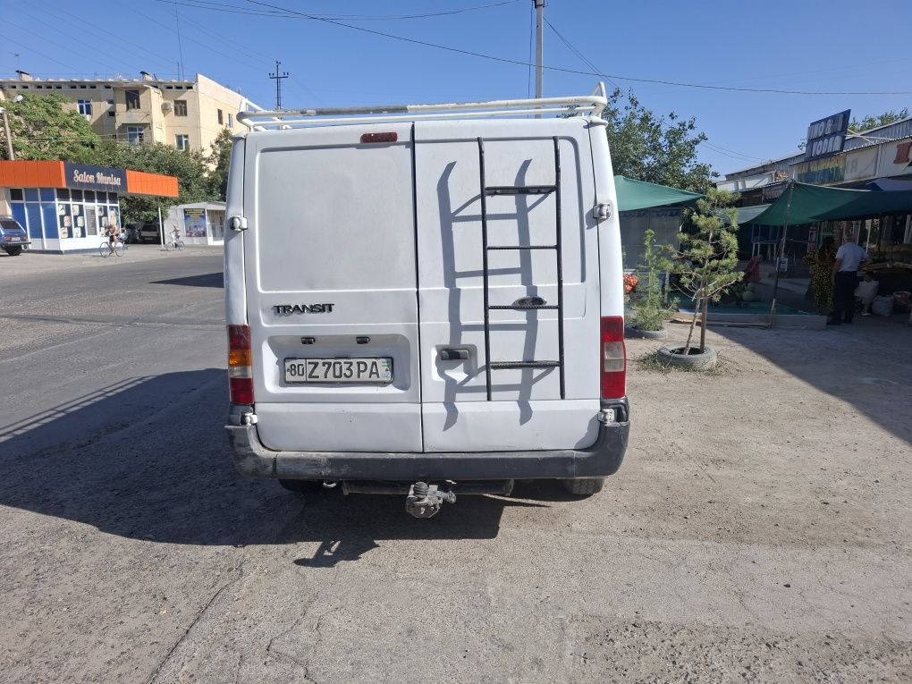 Ford 2010 yil xolati ideal