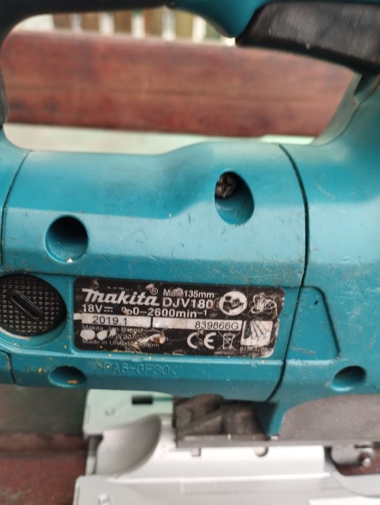 Акумулаторен прободен трион Makita DJV180