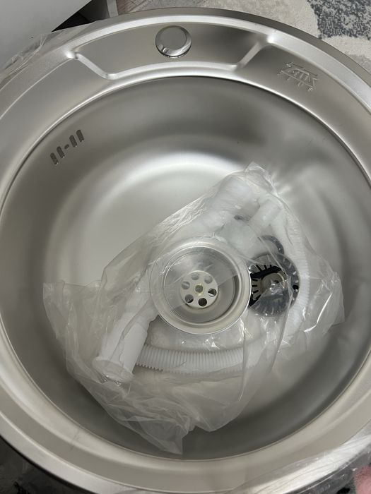 Раковина на кухню новая