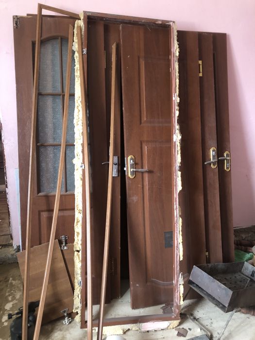 Меж комнатный двери