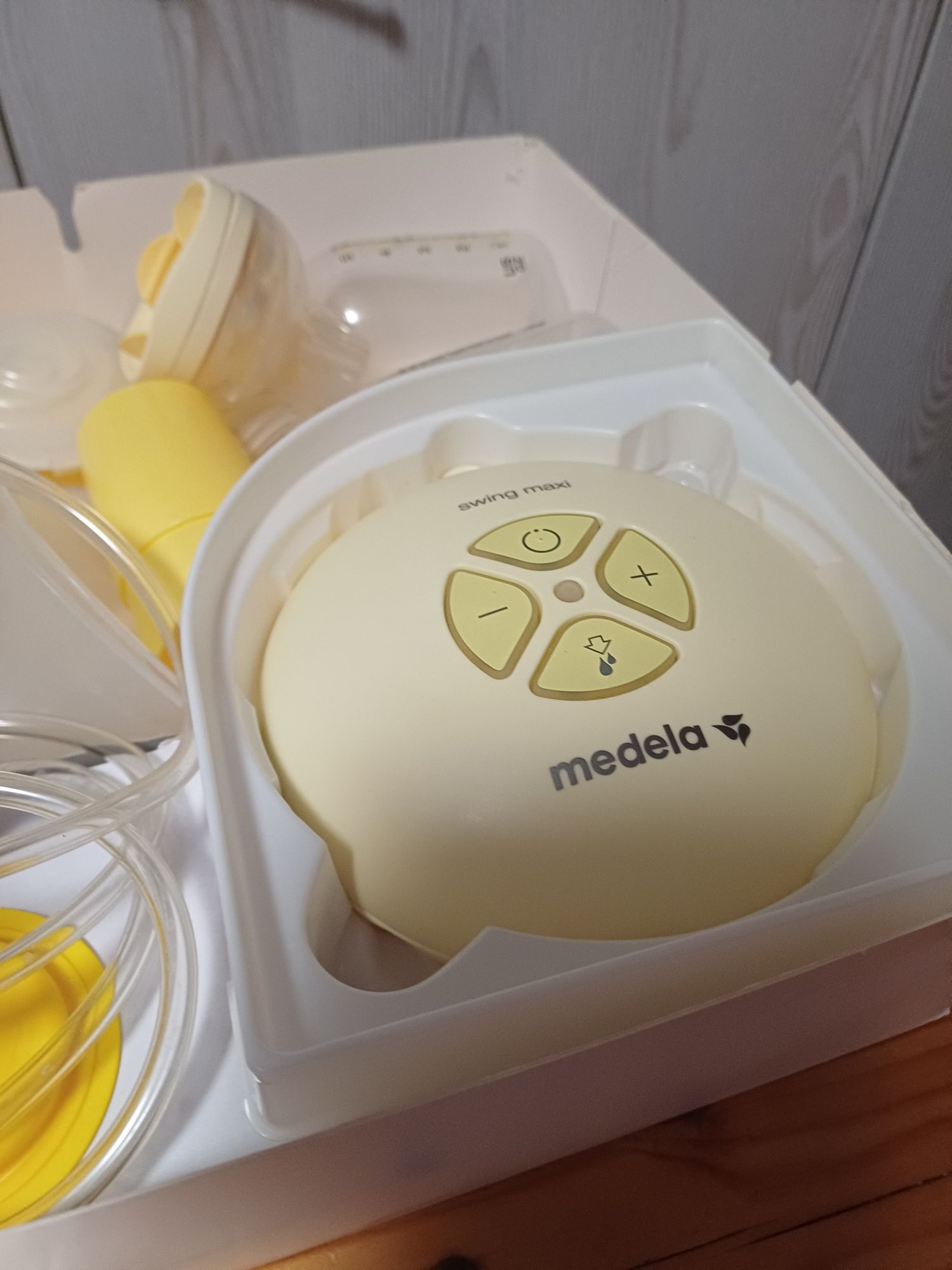 Помпа за кърма двуфазна Medela Swing Maxi