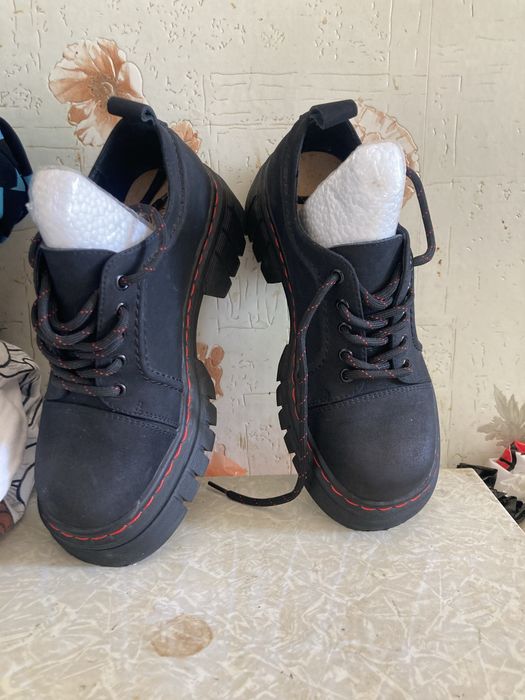 Продам ботики, нулевые 37-маломерки. Отличный выбор на осень!)