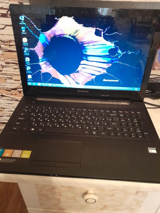 Ноутбук Lenovo.  2015 г. Выпуска.