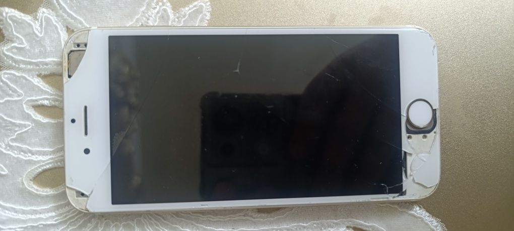 Iphone 6 iCloudga tushgan va oynasi singan