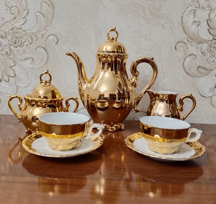 Сервизы винтажные.