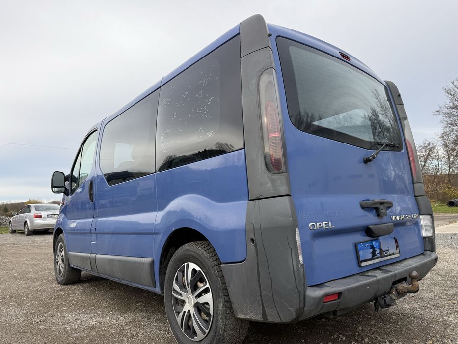 Opel  Vivaro 2.5