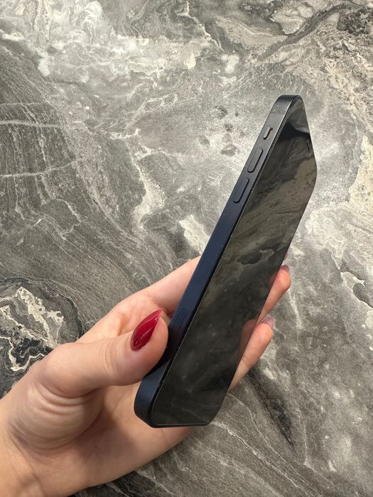 Черен iPhone12 64GB