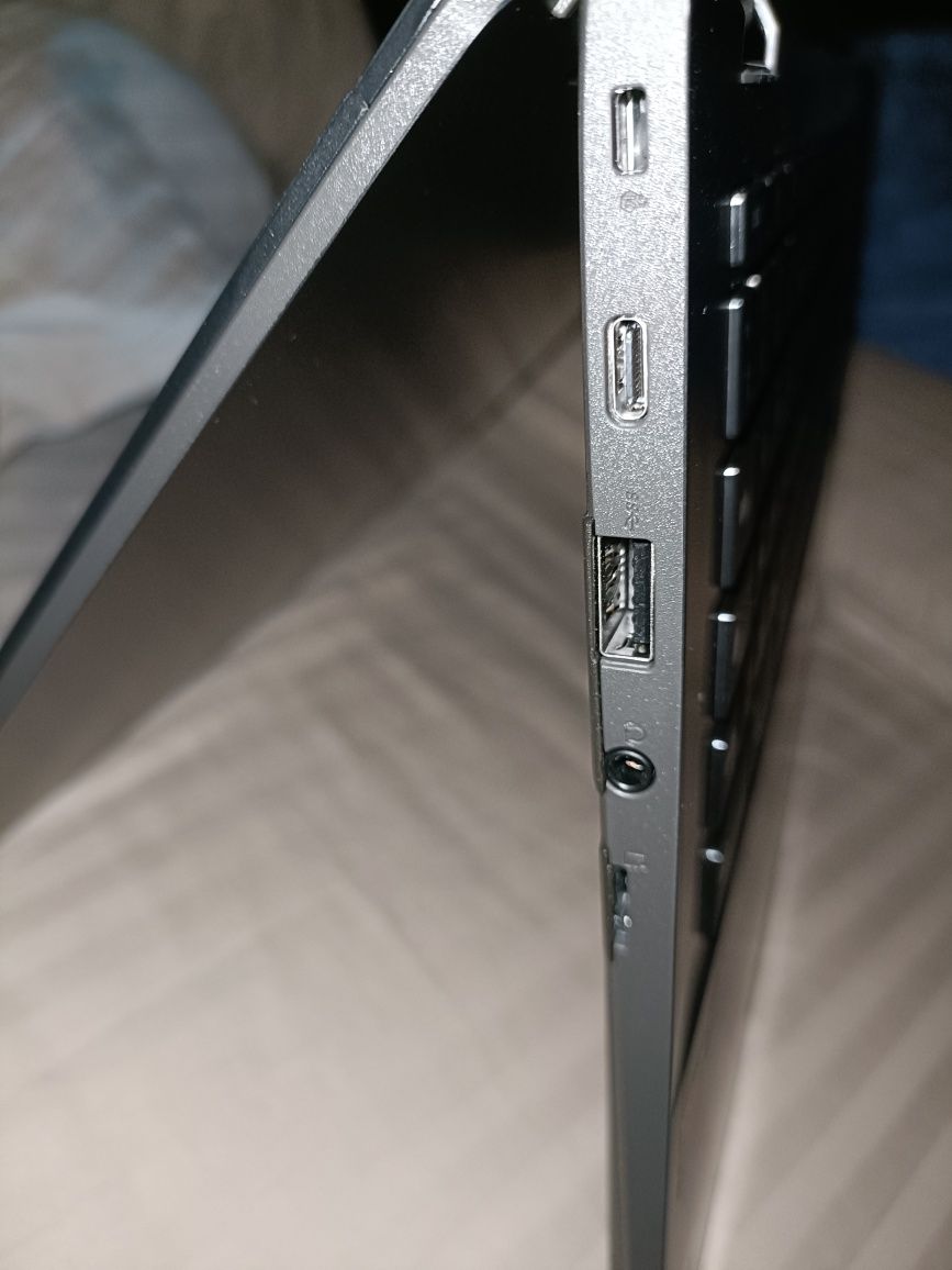 Vând ASUS Chromebook