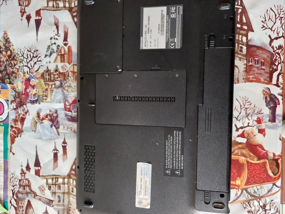 Vând laptop Toshiba și calculator (unitate,tastatura,monitor)