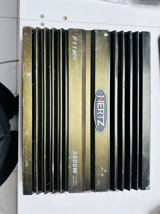 Продам усилок в хорошем состояни