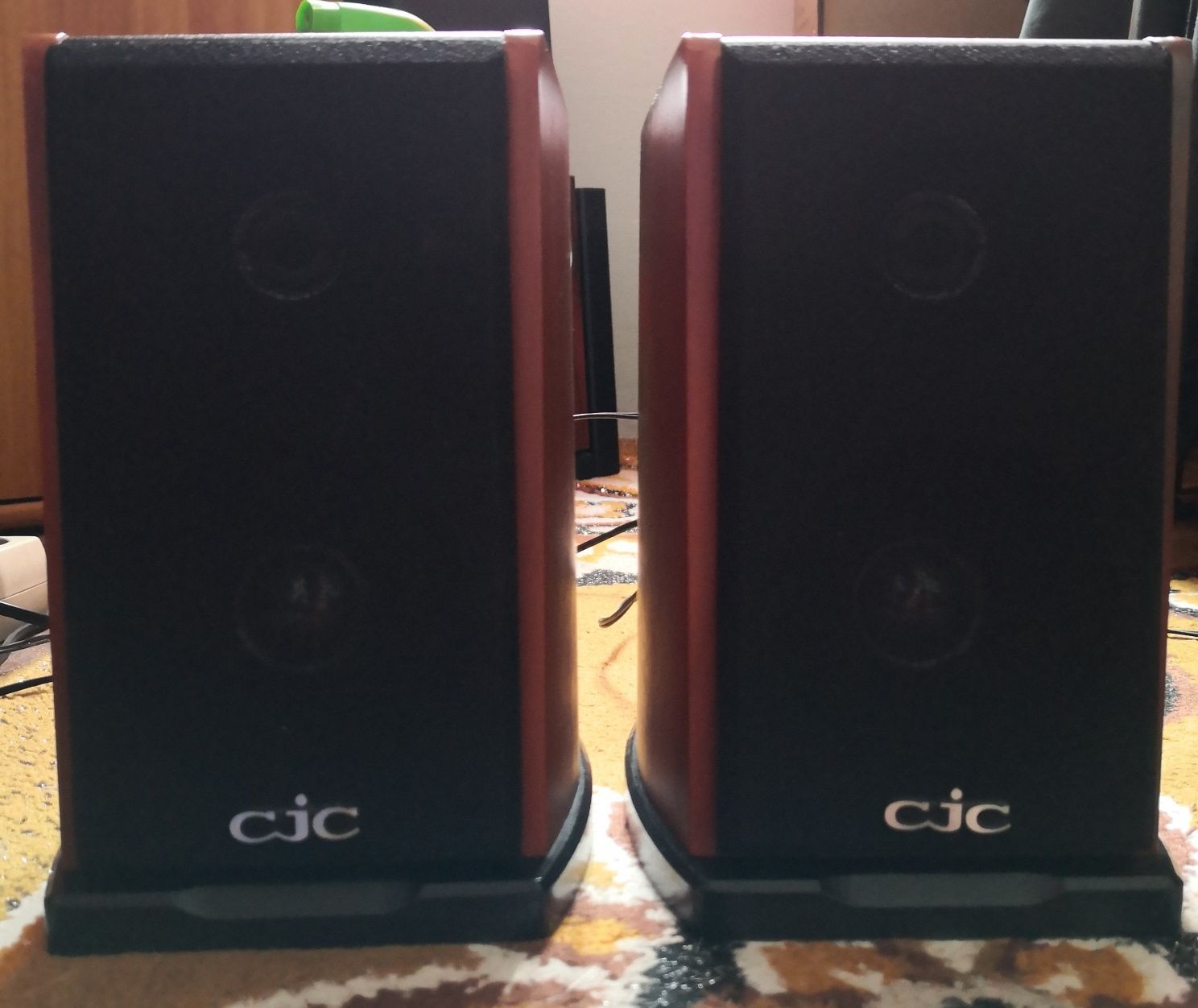 Vând sistem audio 2 + 1 CJC