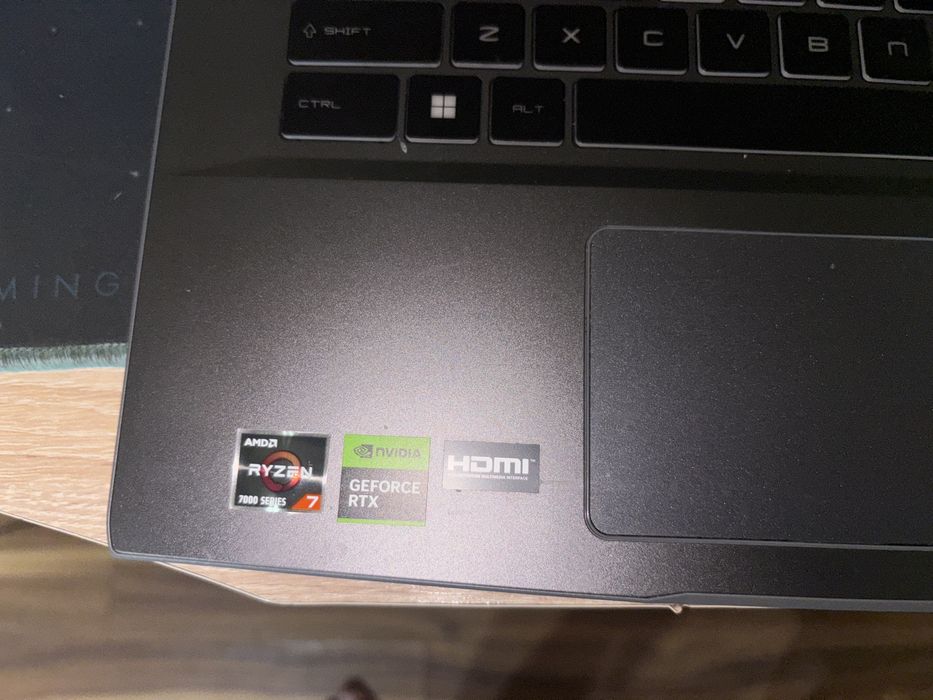 Leptop gaming msi folosit doar 3 luni este ca nou