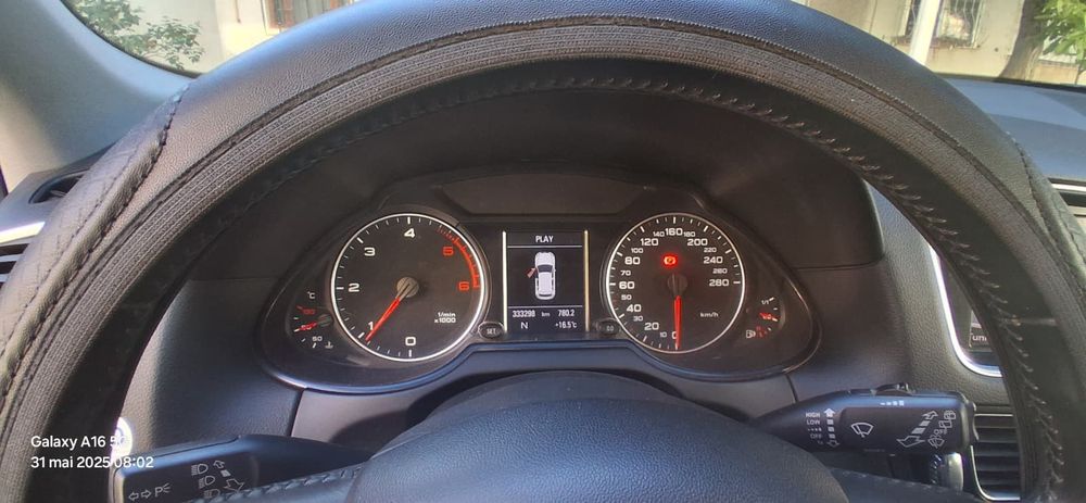 Vând Audi Q5 2012