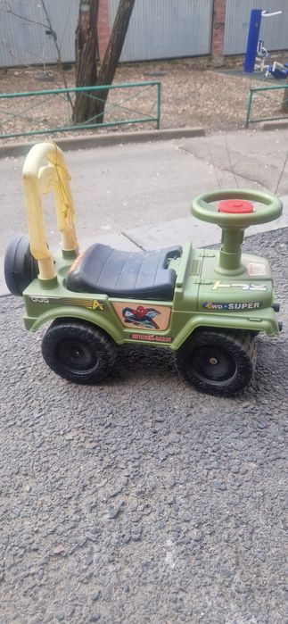 Толокар детский машинка