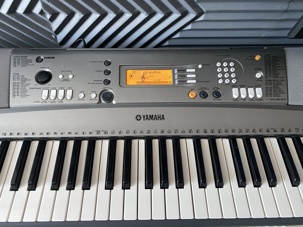 Синтезатор yamaha psr-r300