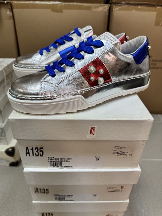 Adidas dama.Piele naturala,NOI